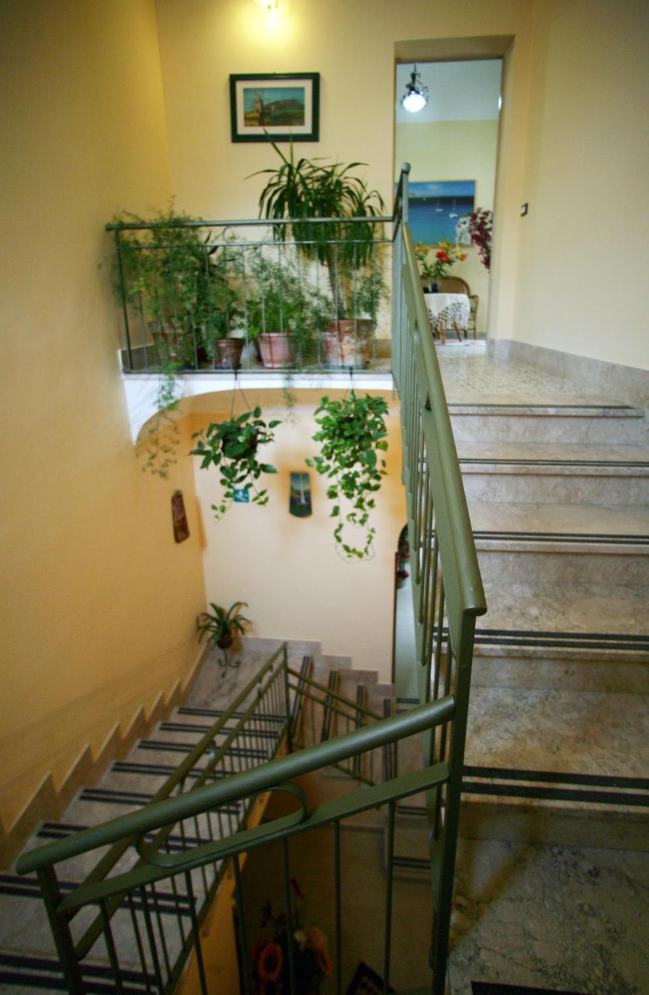 Albergo Bouganville Фавіньяна Екстер'єр фото
